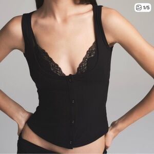 Skims NWT Soft Lounge Tank with built in Lace Bra Sz small in black